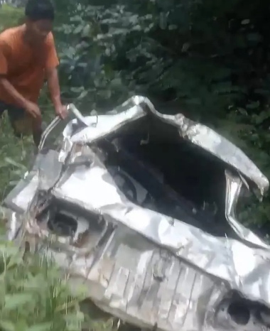 Mobil Terperosok ke Jurang di Lebakbarang, Tiga Korban Luka-luka Dievakuasi ke RSUD Kajen