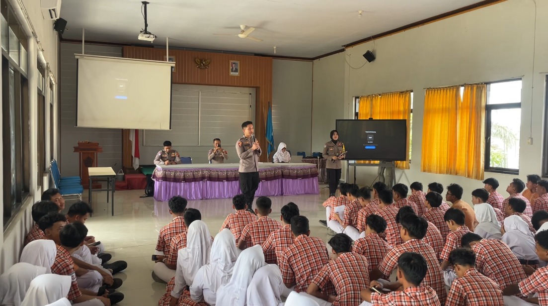 Polres Pekalongan Edukasi Pelajar Lewat Program Paham AI di SMAN 1 Bojong